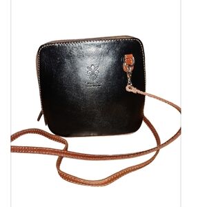 Vera Pelle made in Italy small crossbody. Black, strap brown H6.5" x W7.5" EUC
